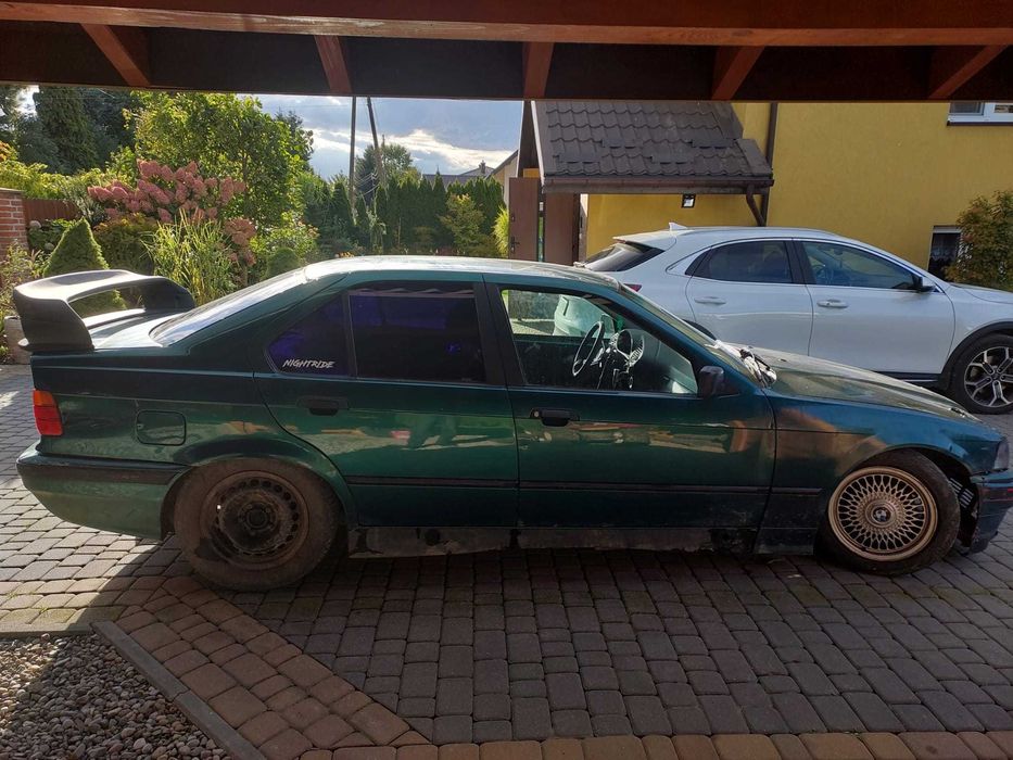 BMW E36 320i wojownik