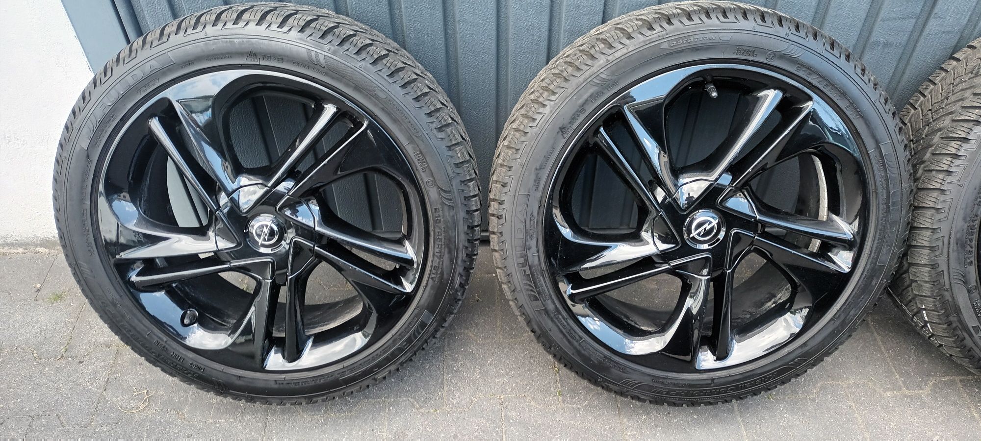 Koła Felgi Aluminiowe OPEL CORSA E ADAM KARL 215/45/17 4x100 et44 TPMS