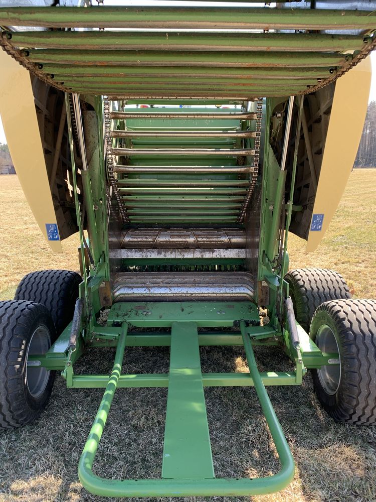 Prasa rolująca KRONE Fortuma V 1500 MC