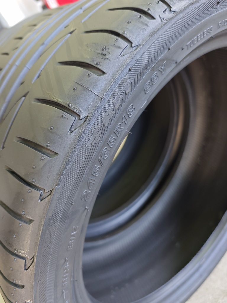 245/35/18 Bridgestone