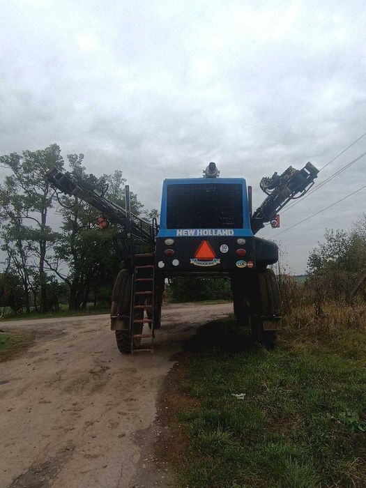 оприскувач самохідний New Holland SP275F