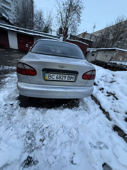 Автомобіль daewoo lanos