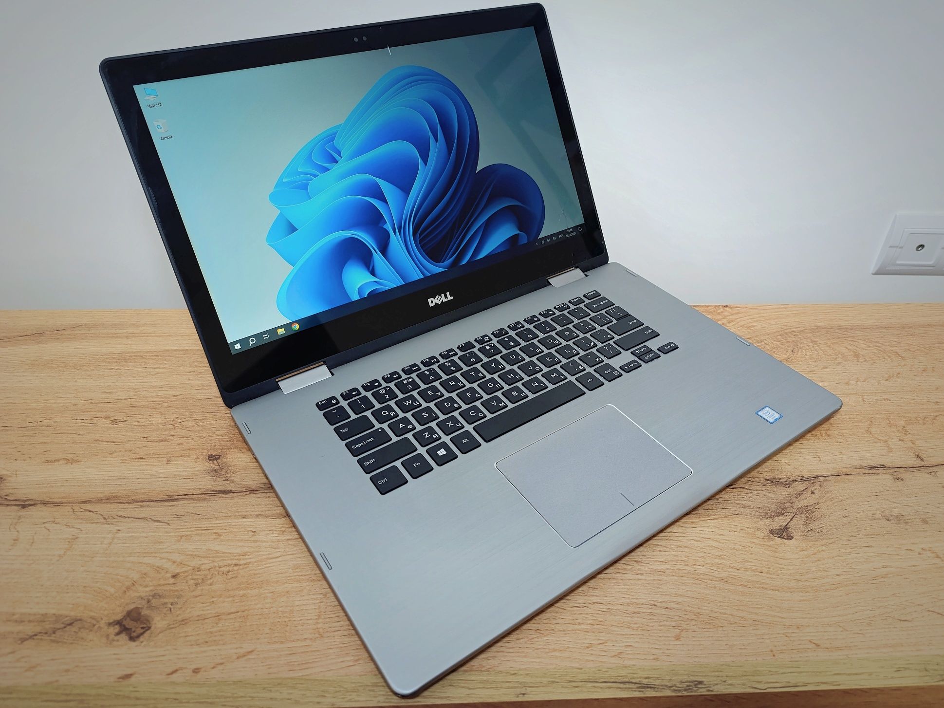 15'6 FHD ноутбук  Inspiron 7569 2in1/i7-6500U/12GB DDR4/SSD 128GB