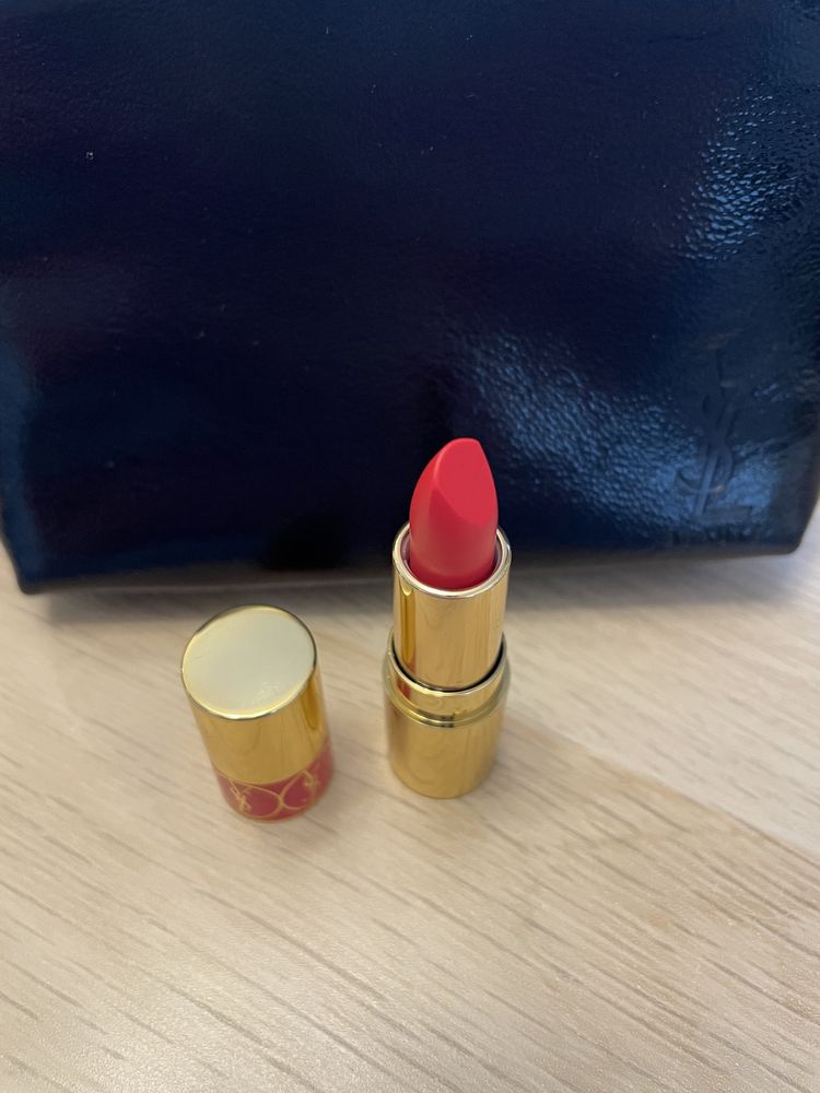 Saint Laurent Mini Rouge szminka