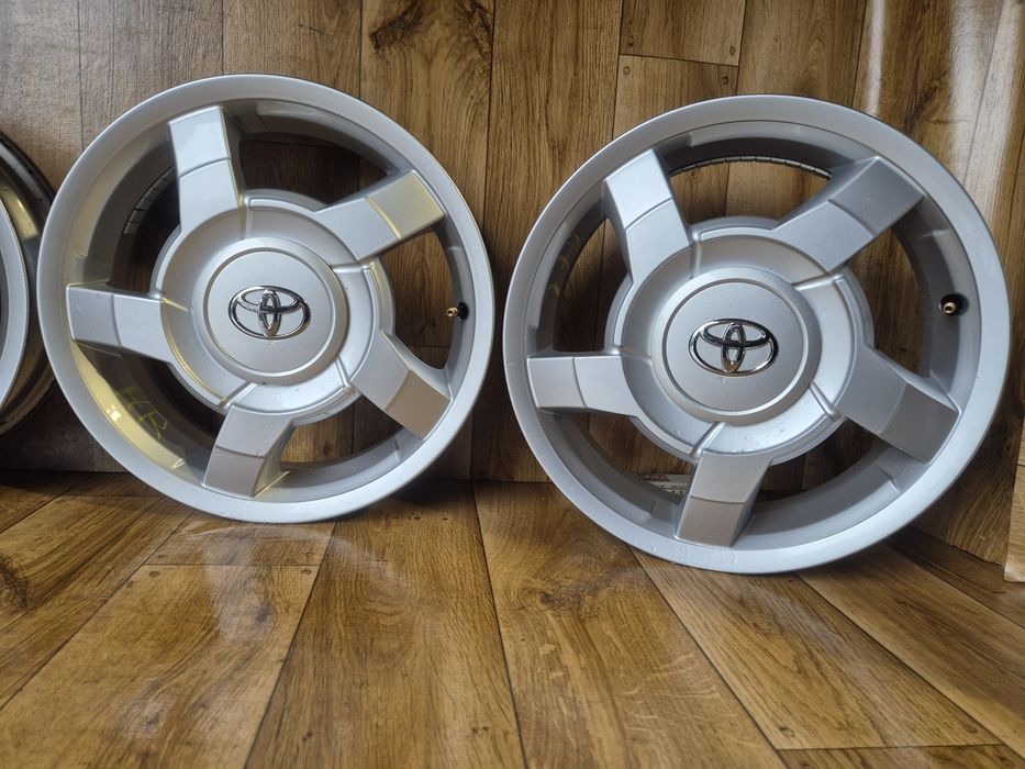 Felgi Toyota 15cali 4x100 et35 4,5j stan idealny Yaris Aygo