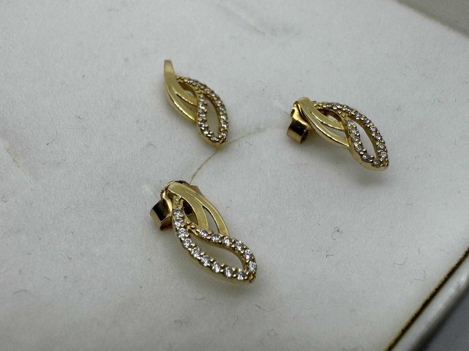 Śliczny złoty komplet APART  kolczyki i zawieszka  585