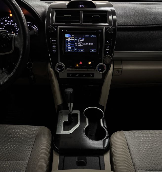 Toyota Camry VII (XV50) 2.5і 16V 6АКПП 2011 р.в. (178 к.с.)