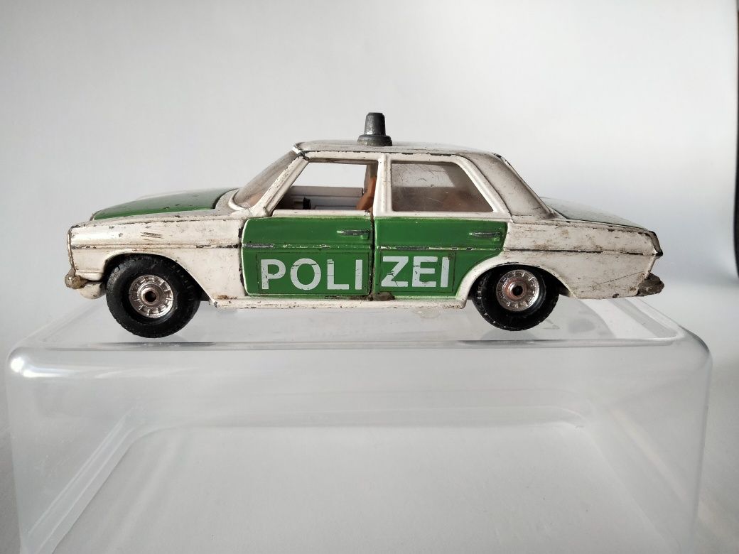 1/36 Mercedes 240 D [W115] "Polizei" - 1976 (Corgi)