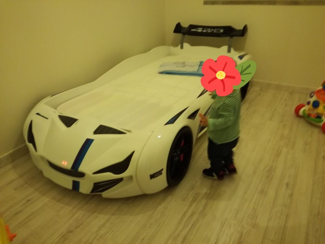 Cama Carro com Leds e Música
