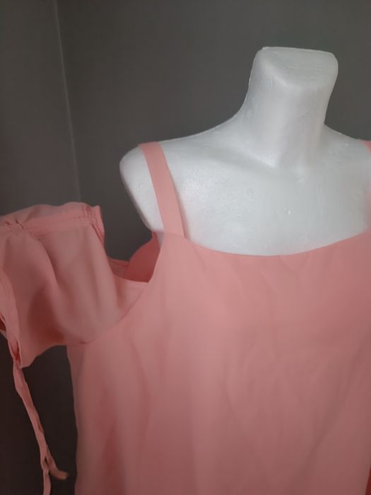 Piękna elegancka bluzeczka odkryte ramiona w kolorze pudrowy róż