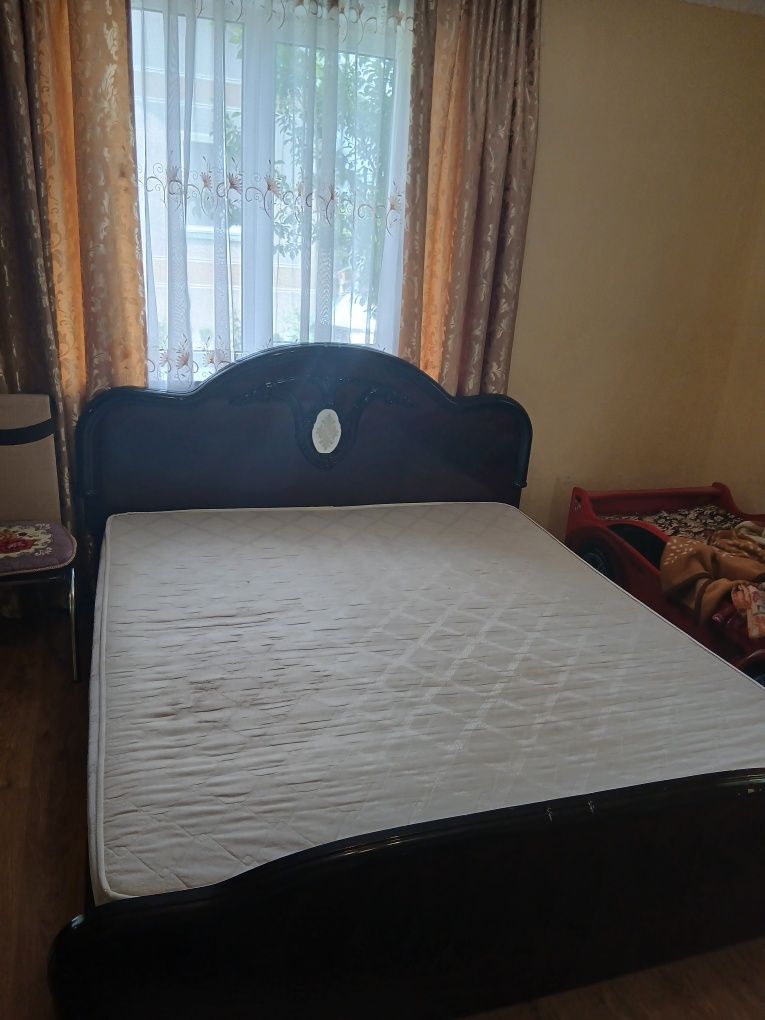 Ліжко двоспальне 8000 грн