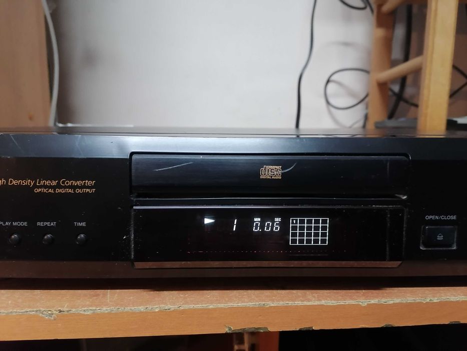 Odtwarzacz CD Sony CDP-XE220