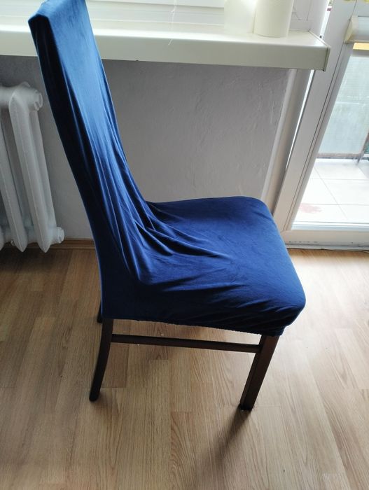4 granatowe pokrowce na krzesła