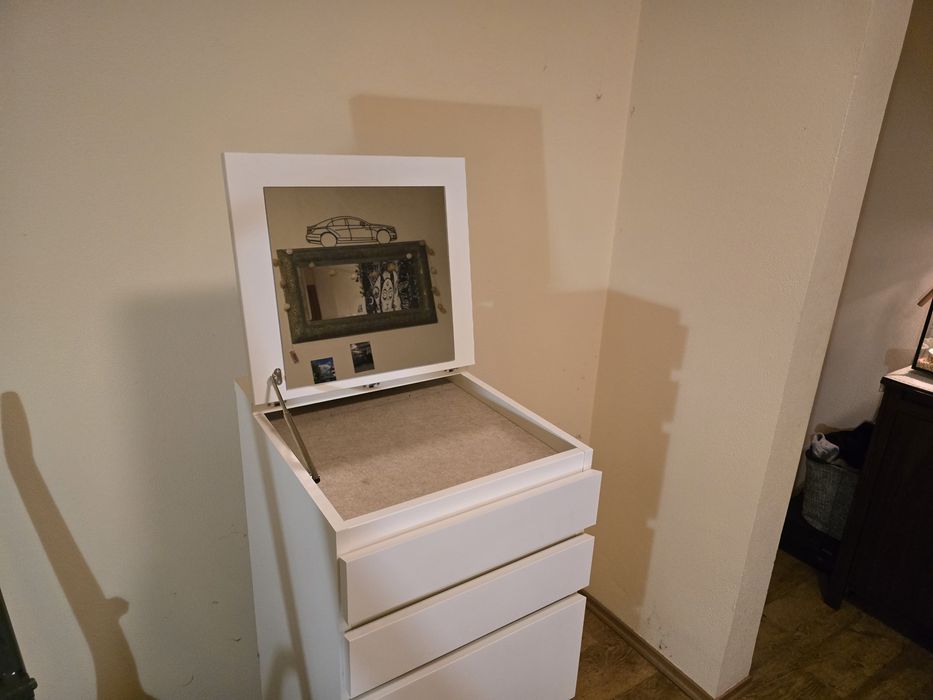 Szafka komoda toaletka stan bardzo dobry Ikea polecam