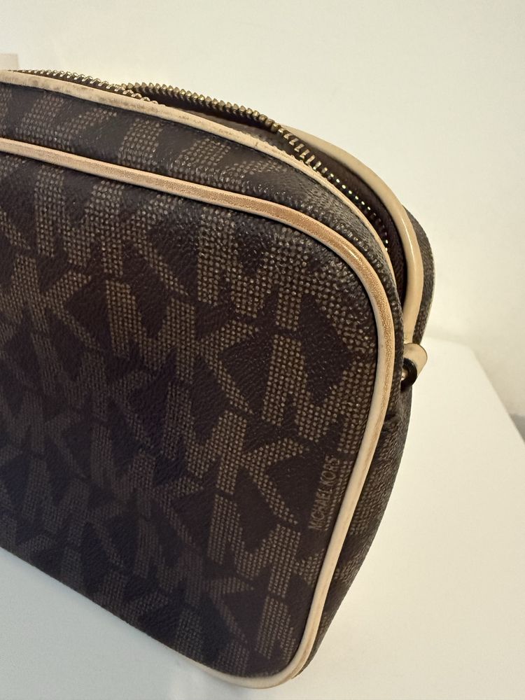 Torebka listonoszka Michael Kors Jet Set monogram