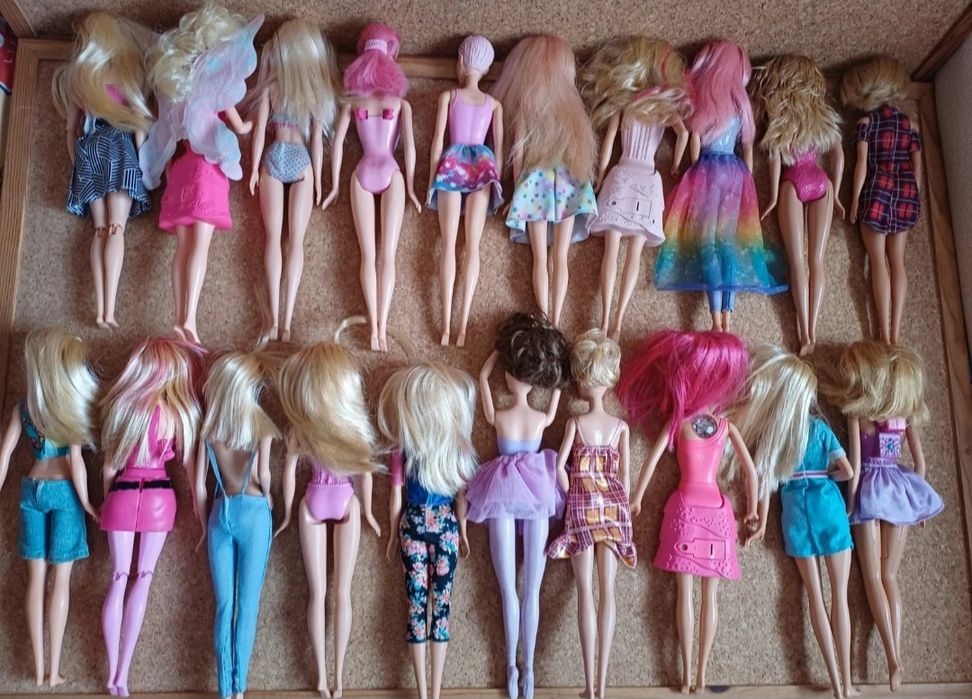Barbie Mattel. Cada 8€.