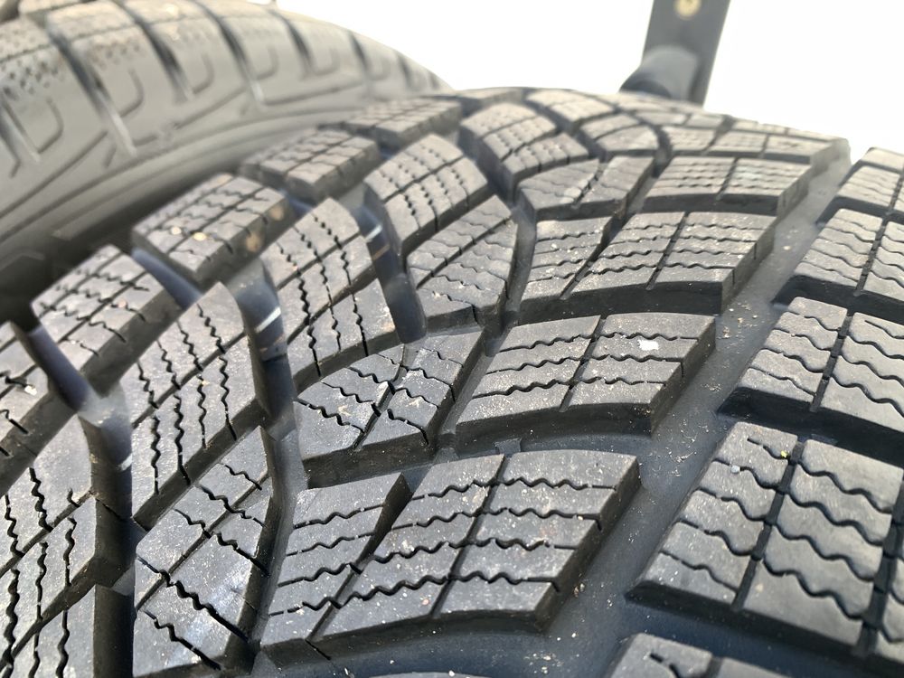 235/65/17 5x108 Volvo Ford GoodYear Ultragrip Performance+ Jak nowe