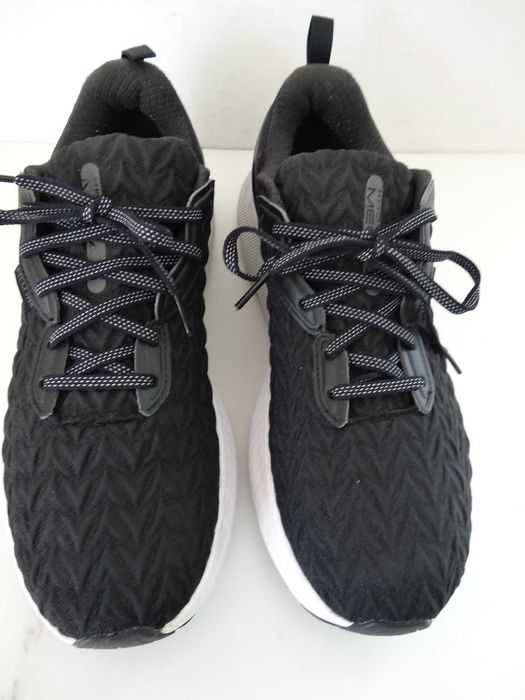 Buty UNDER ARMOUR HOVR MEGA 3 roz 44,5 Bieganie w terenie Sportowe