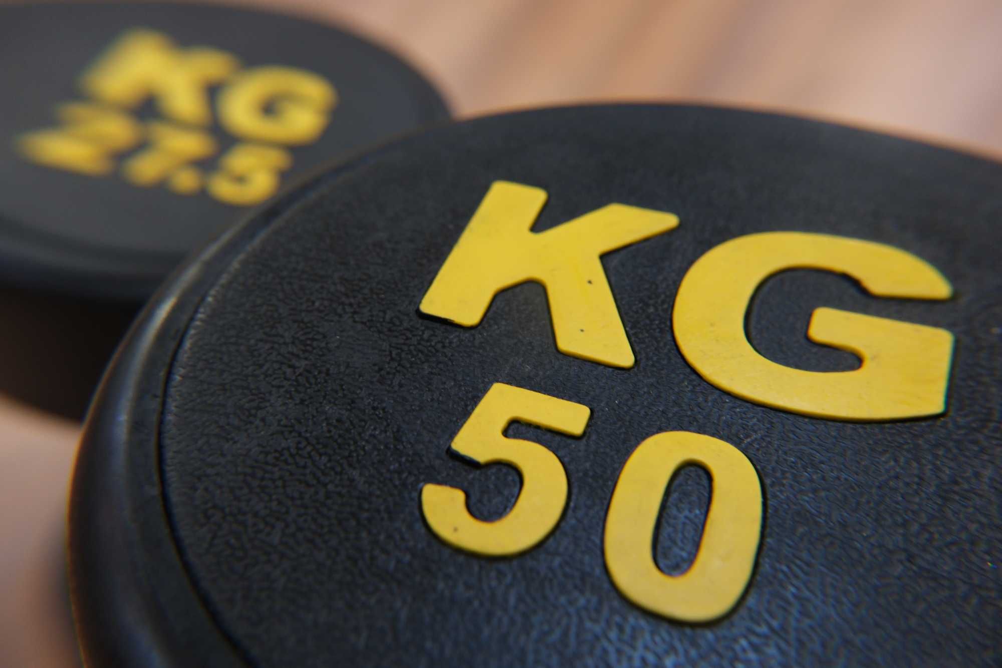 Hantle w pełnej gumie wyraźne oznaczenia cena za kilogram materiału