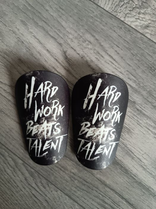 Małe ochraniacze piłkarskie