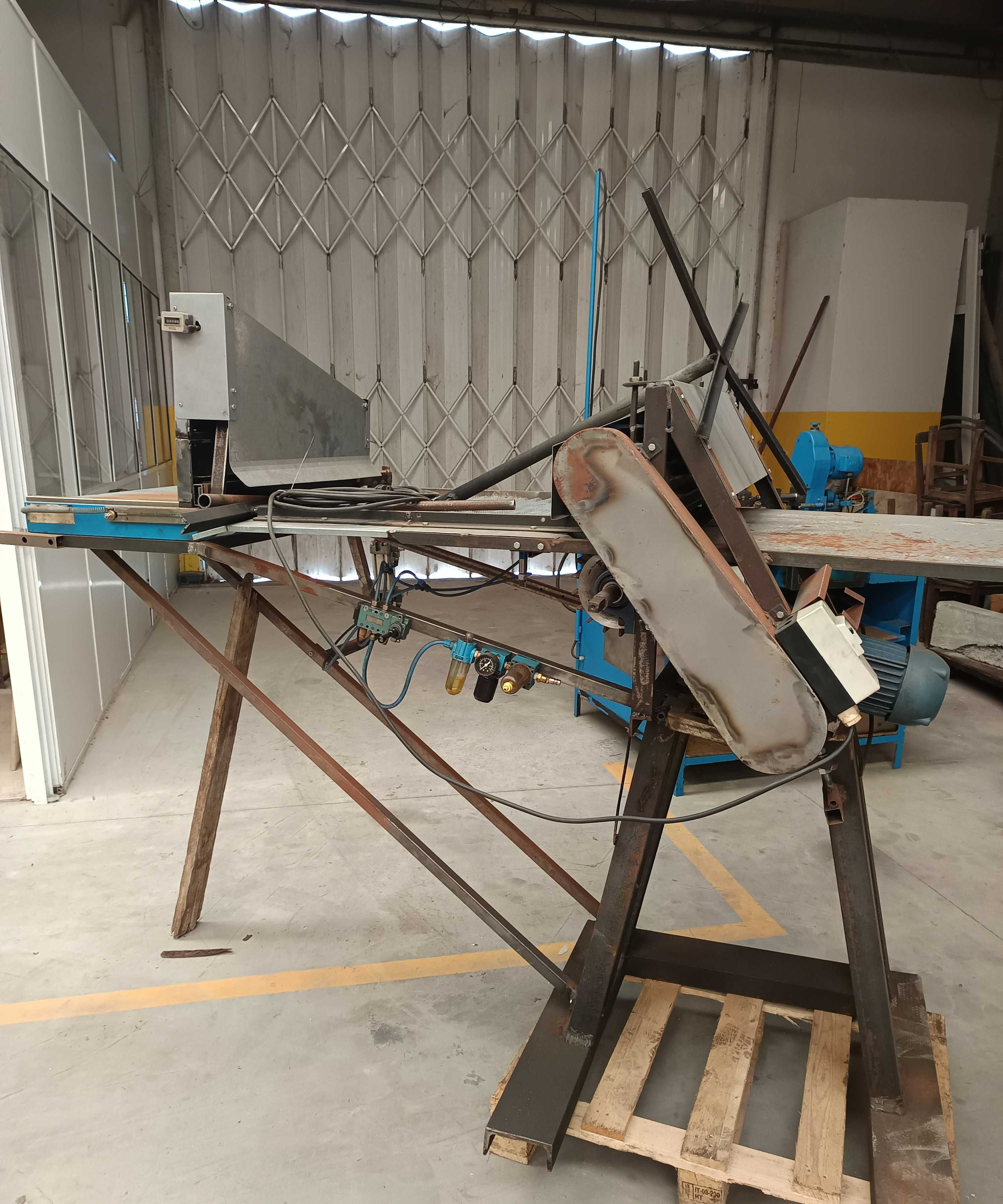 Máquina de Corte e Alimentação Automática