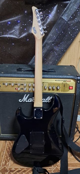 Електрогітара YAMAHA ERG 121