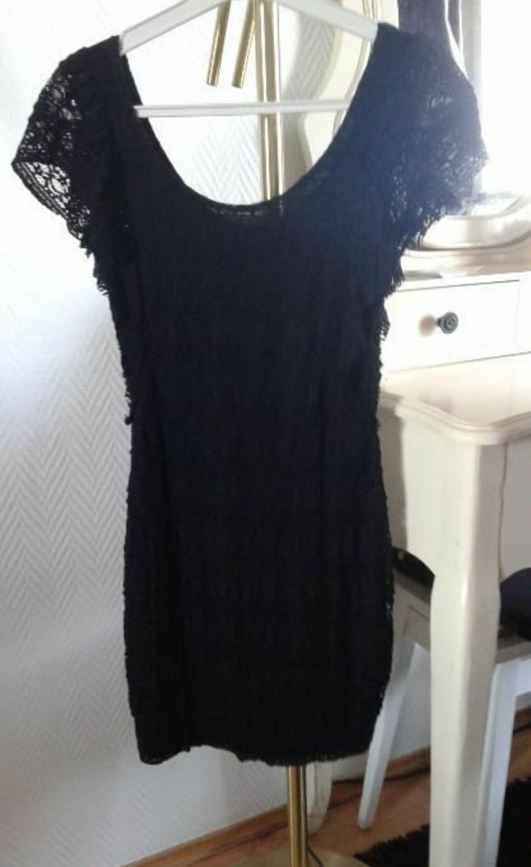 Czarna koronkowa sukienka mini mała czarna styl Boho koronka H&M 34 xs