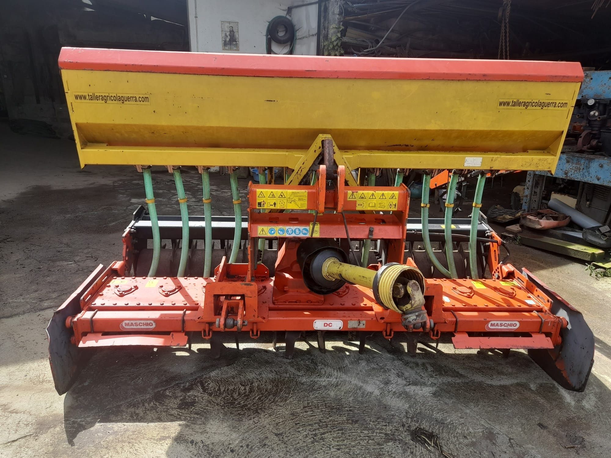 Rototerra + semeador de erva