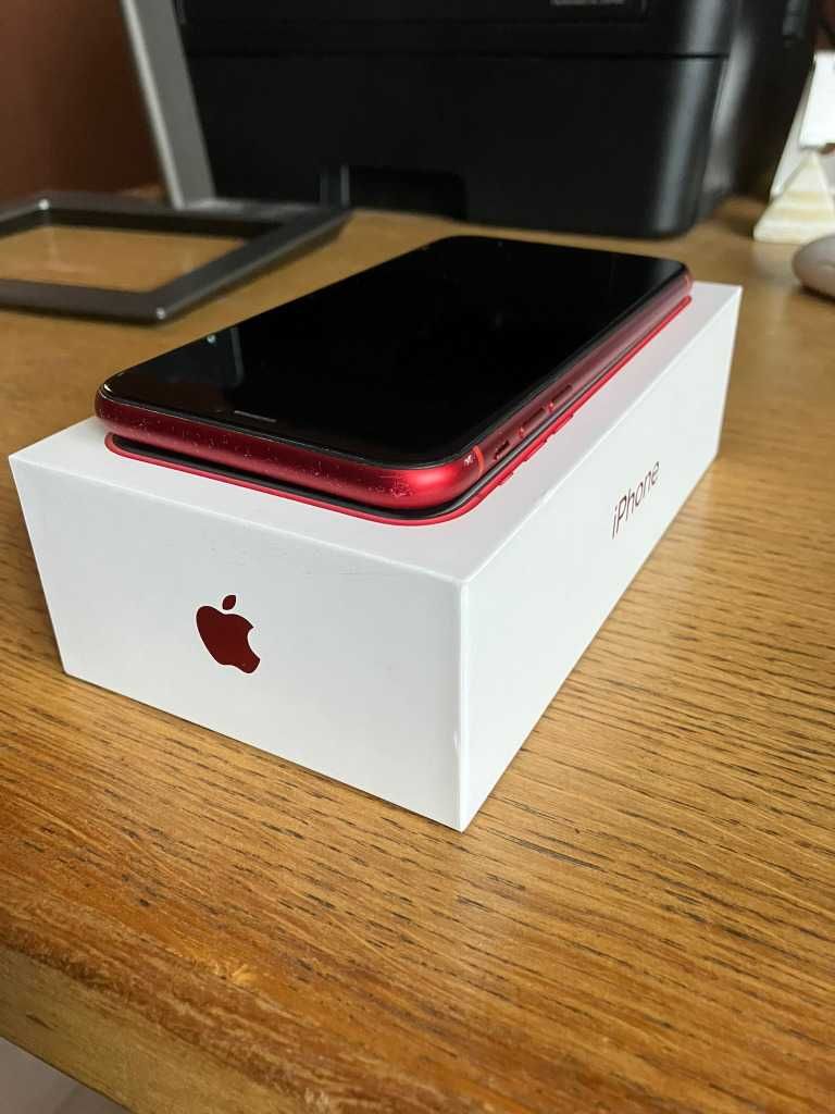 Smartfon Apple iPhone XR  czerwony