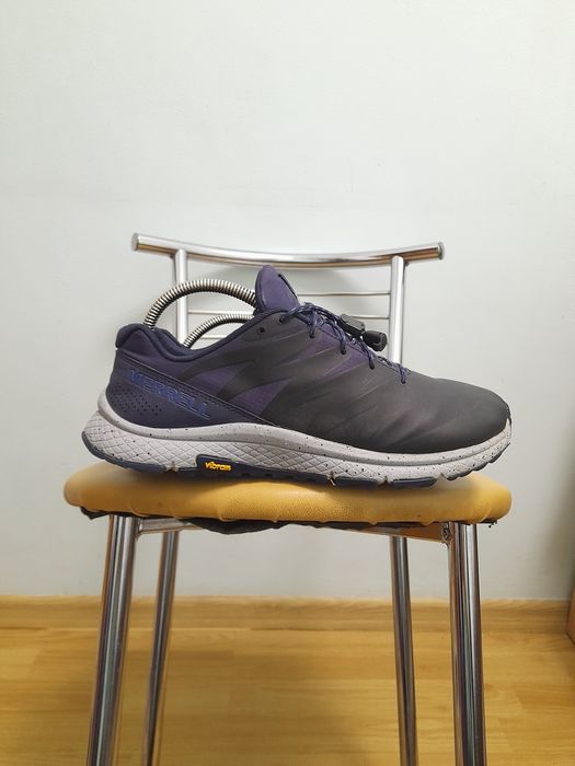 MERRELL..взутя для бігу стан хороший розмір 43 довж.уст.27.см