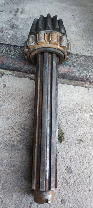 Вторинний вал ( ЮМЗ 6)