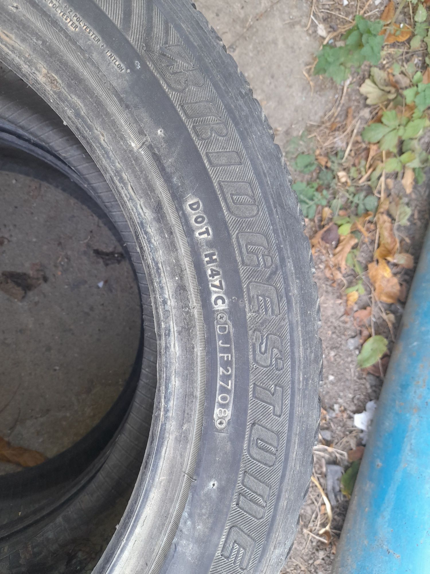 Резина  235.55.18.летние и зимние.