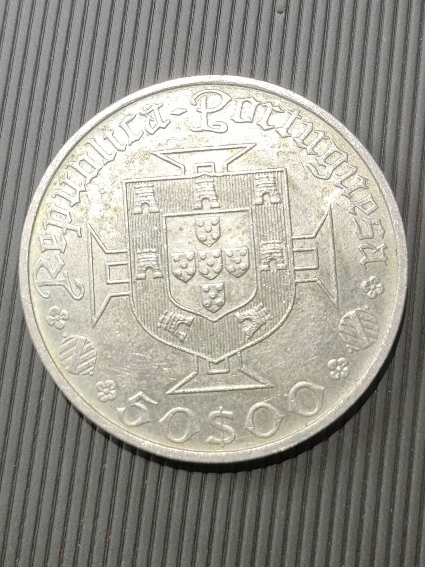 Moeda de 50 escudos 1969