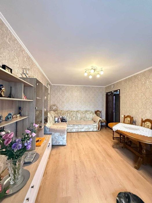 Продається 3-кімнатна квартира на вулиці Політехнічна, Вишенька