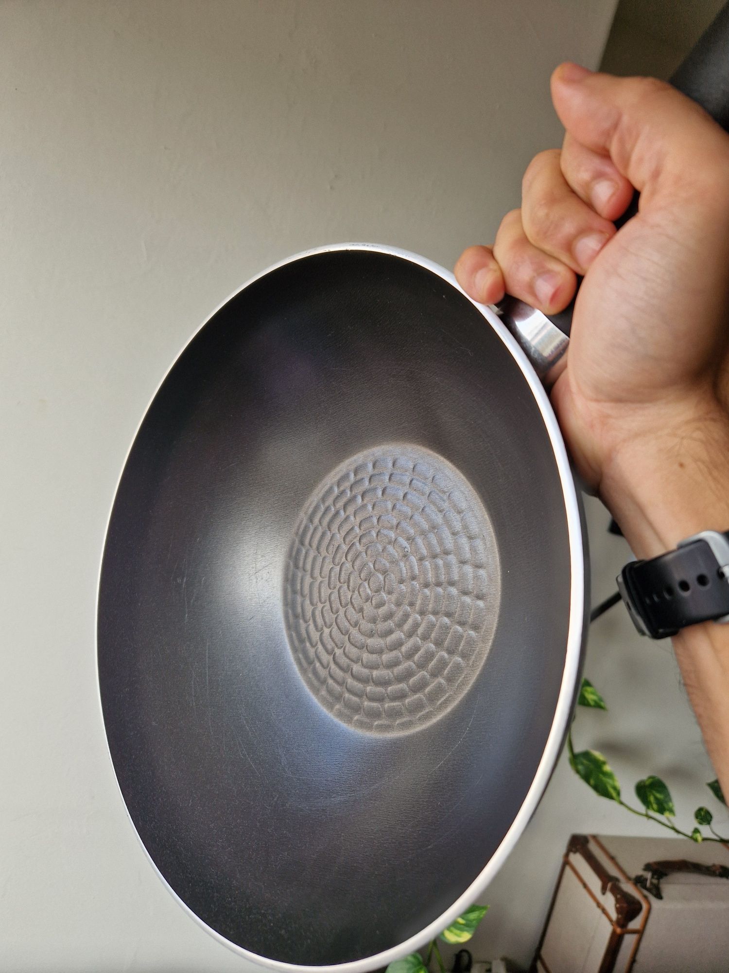 Panela Wok antiaderente de alumínio 28 cm