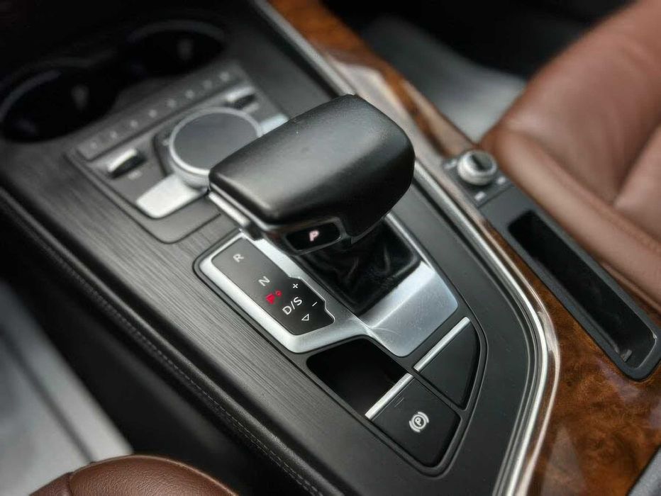 Audi A4 quattro Premium Plus      2019