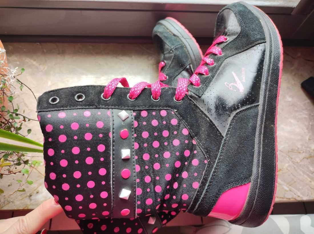 Buty wysokie kozaki glany trapery wiązane ocieplane workery