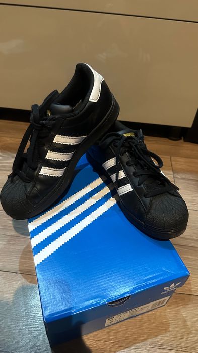 Adidas Superstar