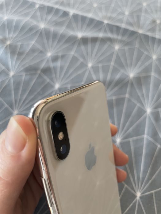 iPhone X bem estimado