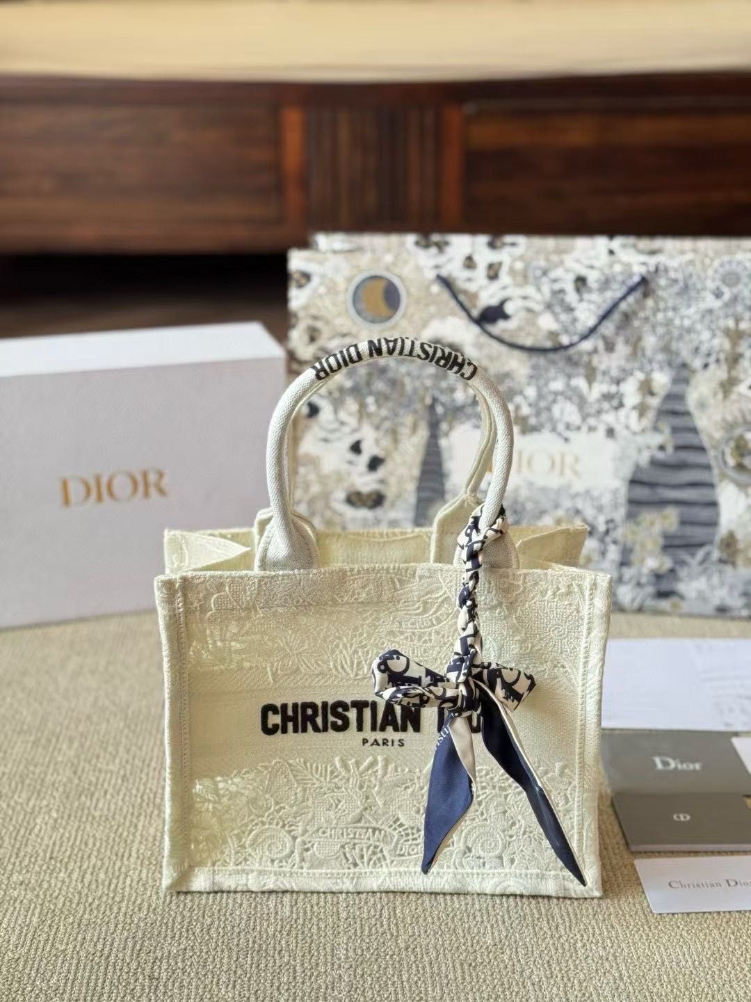 Torba Dior Book Tote – ulubiony model!