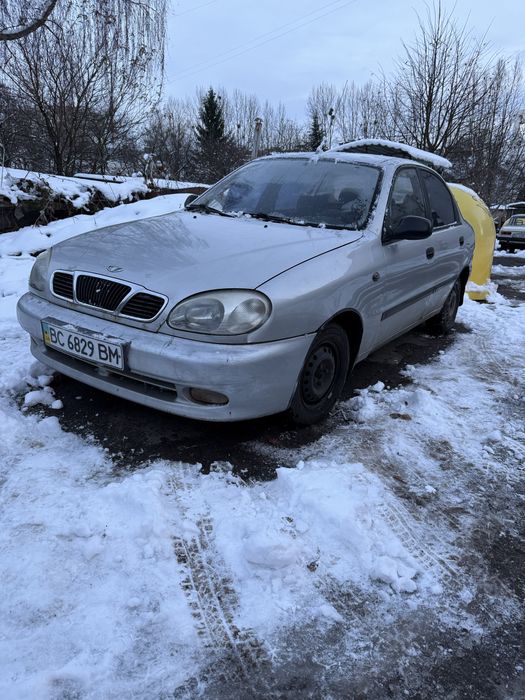 Автомобіль daewoo lanos