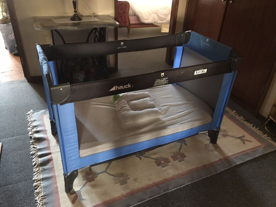 Cama de bebé desdobrável