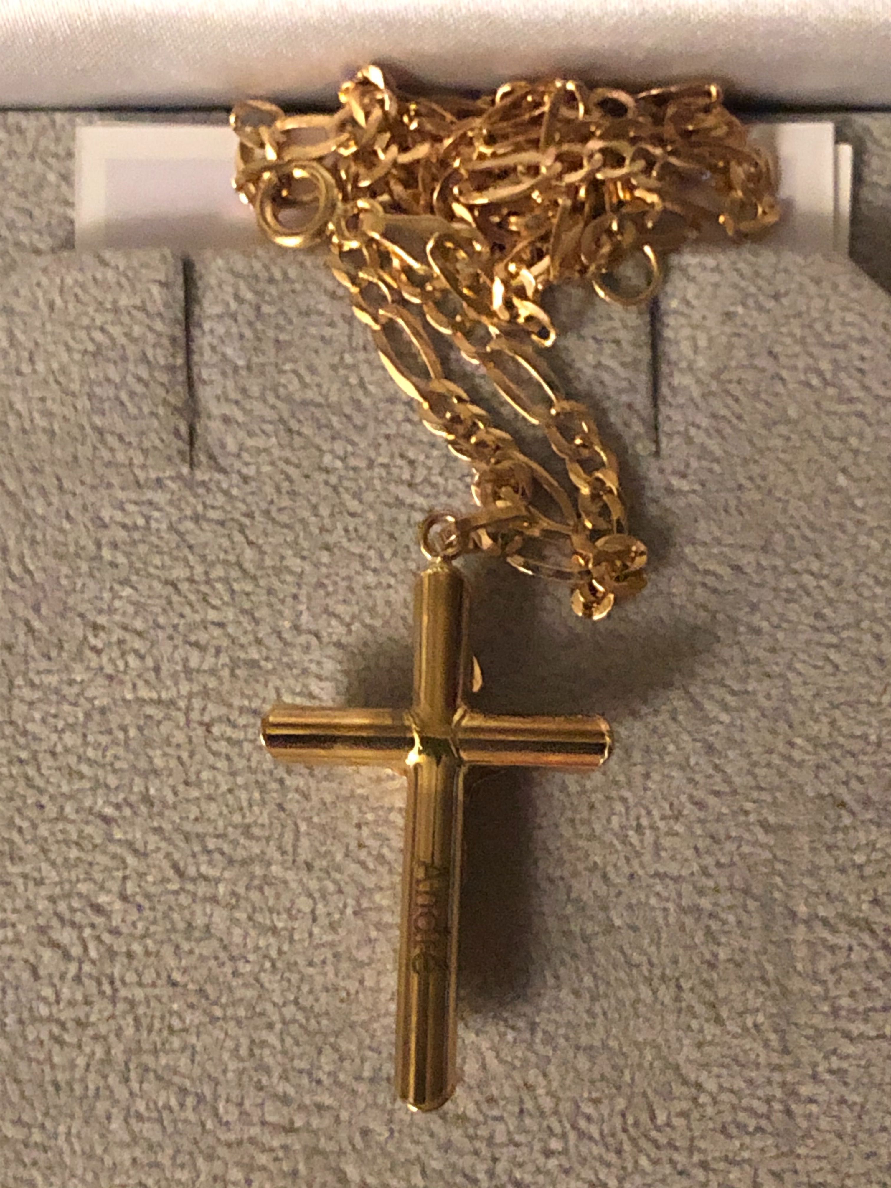 Cruz de ouro, 9,3g personalizada com nome André