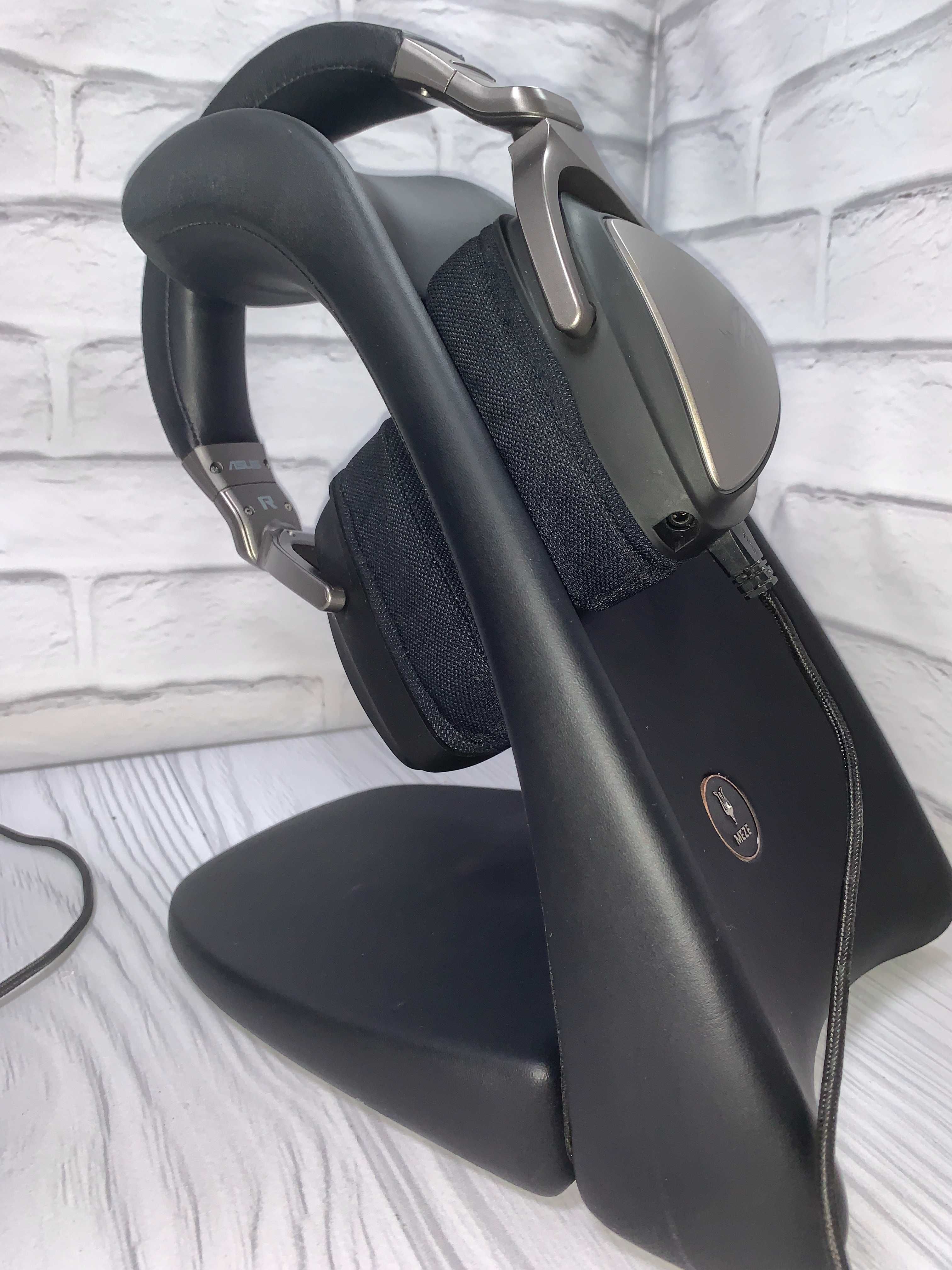 Стенд для навушників Meze Headphone Couch (обмен/продажа) Подставка