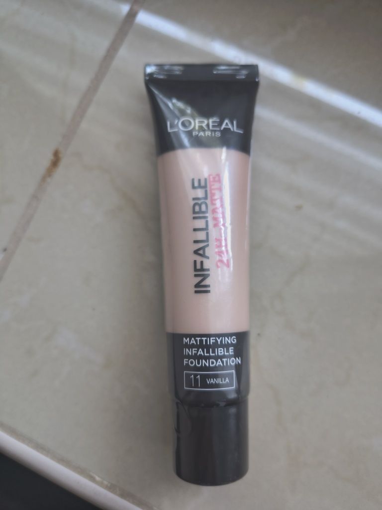 Nowy podkład Loreal Infallible 24 H Matte odcień 11