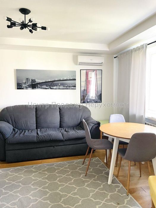 Продам 3к. КПІ (м. Політехнічний інститут) Шевченківський р-н. Центр