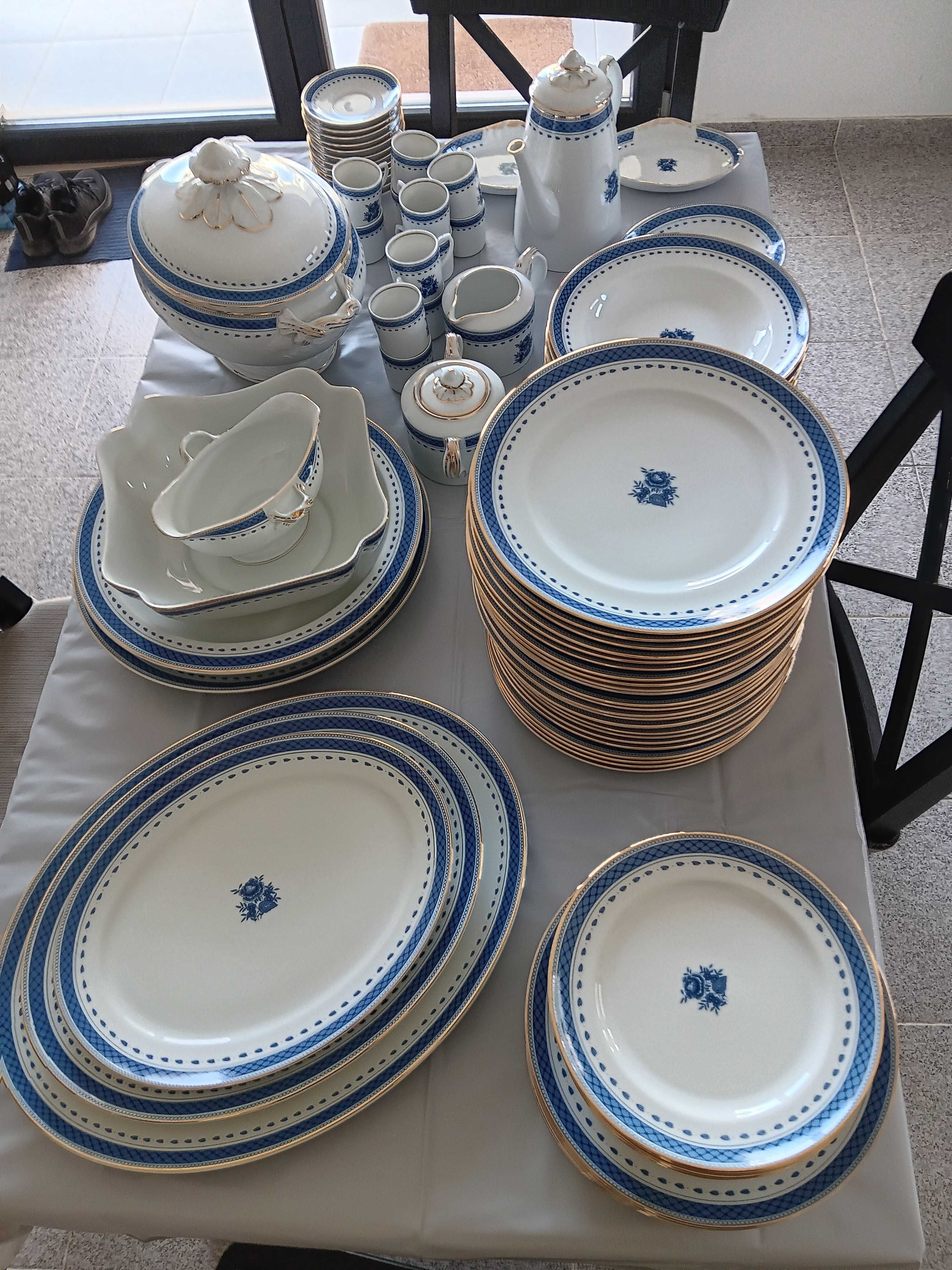Serviço Completo de Jantar e Café V.A, Cozinha Velha, Novo