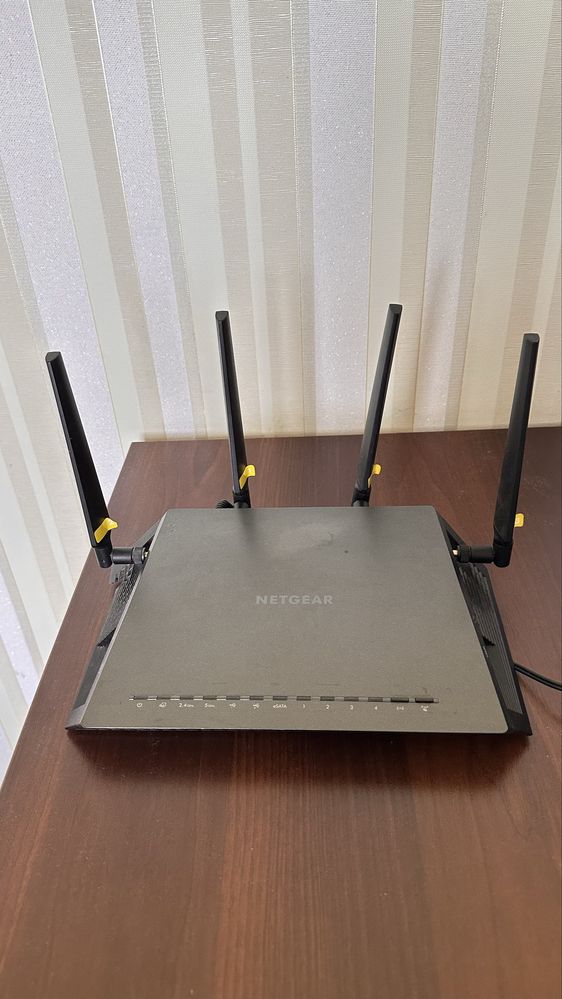 Маршрутизатор Netgear Nighthawk X4 (R7500)