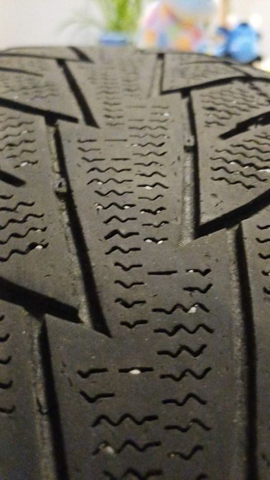 Продаю зимову гуму, резину 205/65 R16, Hankook, б/у