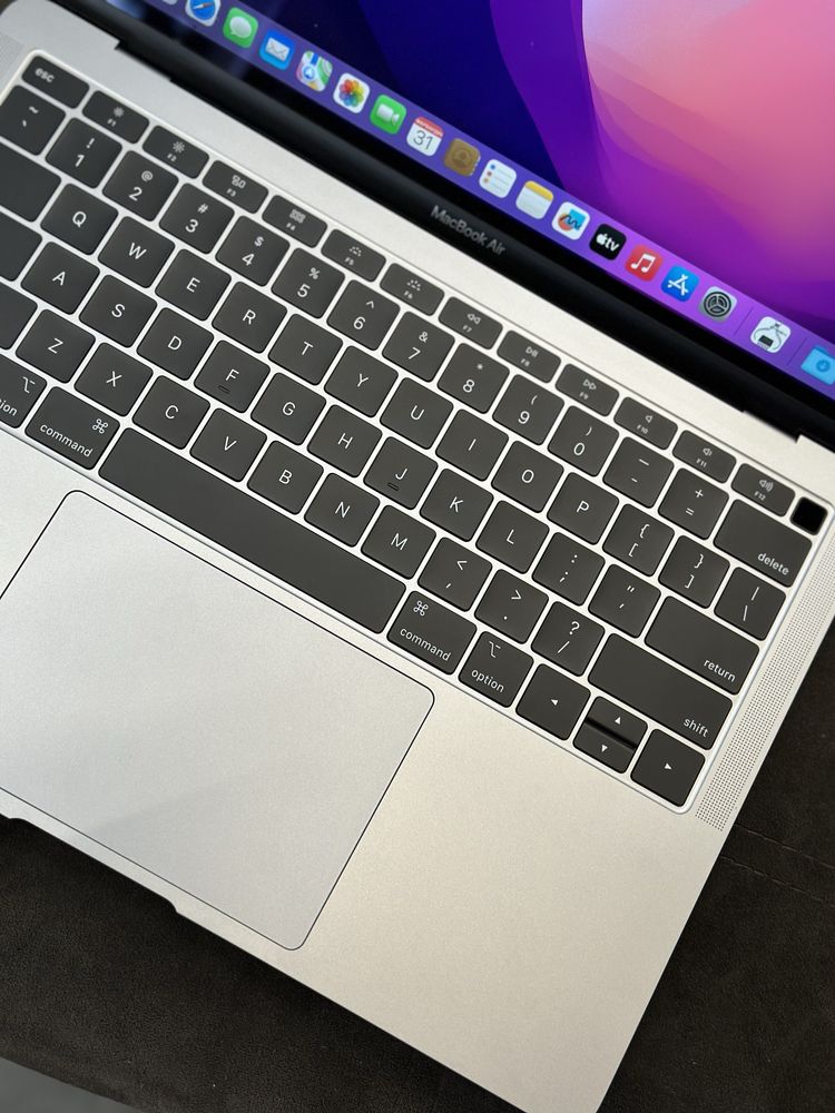 MacBook Air 2018 i5/16/256Gb